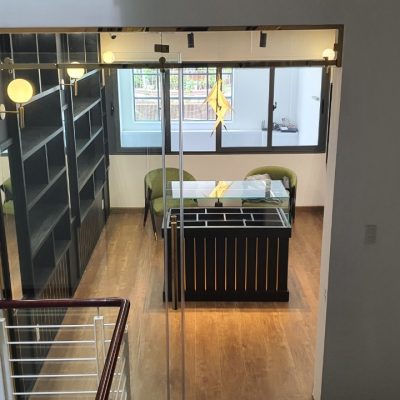 Hoàn thiện nội thất ván công nghiệp shop bán đồ và nội thất nhà ở Quận 1