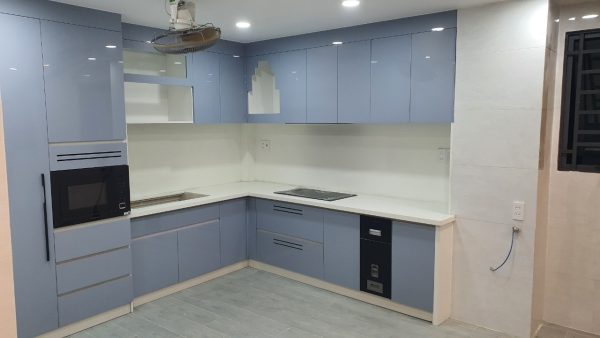 Tủ bếp nhựa acrylic màu xám kim tuyến